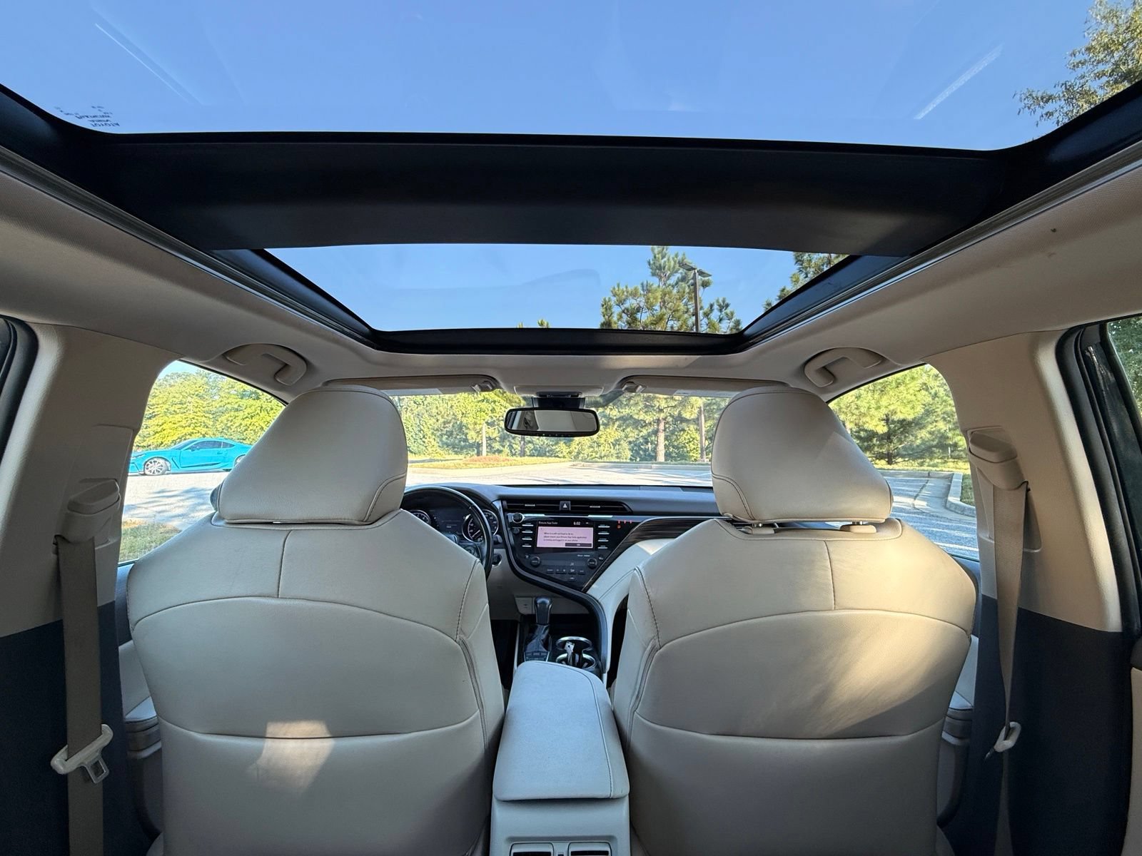 Used 2019 Toyota Camry XLE w/ Carpet Mat Package FWD image 32