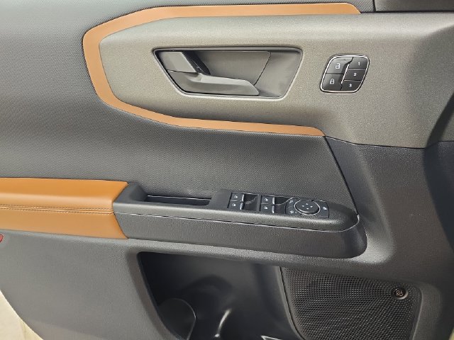 Certified 2025 Ford Bronco Sport Outer Banks w/ Outer Banks Tech Package+ AWD/4WD image 32
