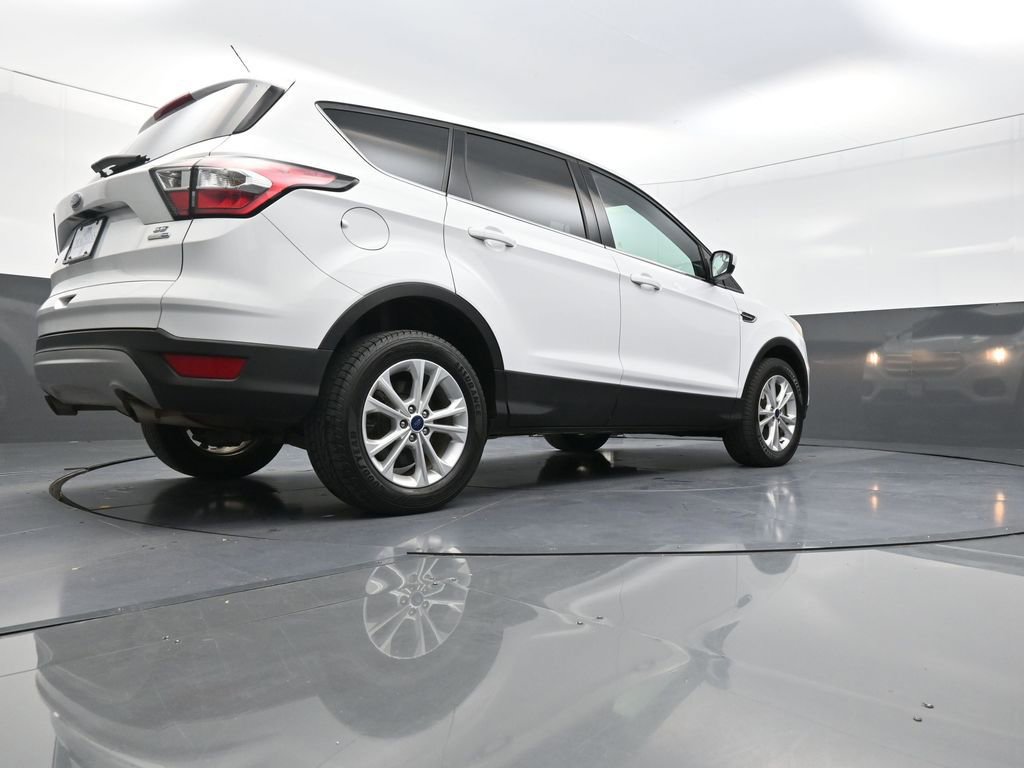 Used 2017 Ford Escape SE AWD/4WD image 29
