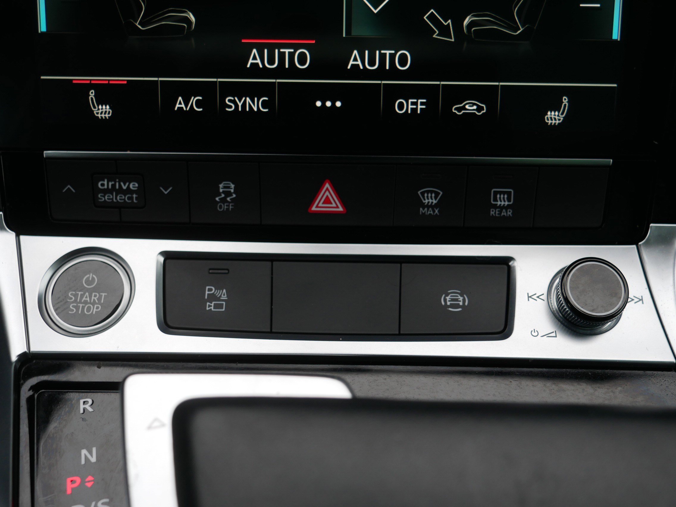 Used 2021 Audi e-tron Premium w/ Convenience Plus Package image 31