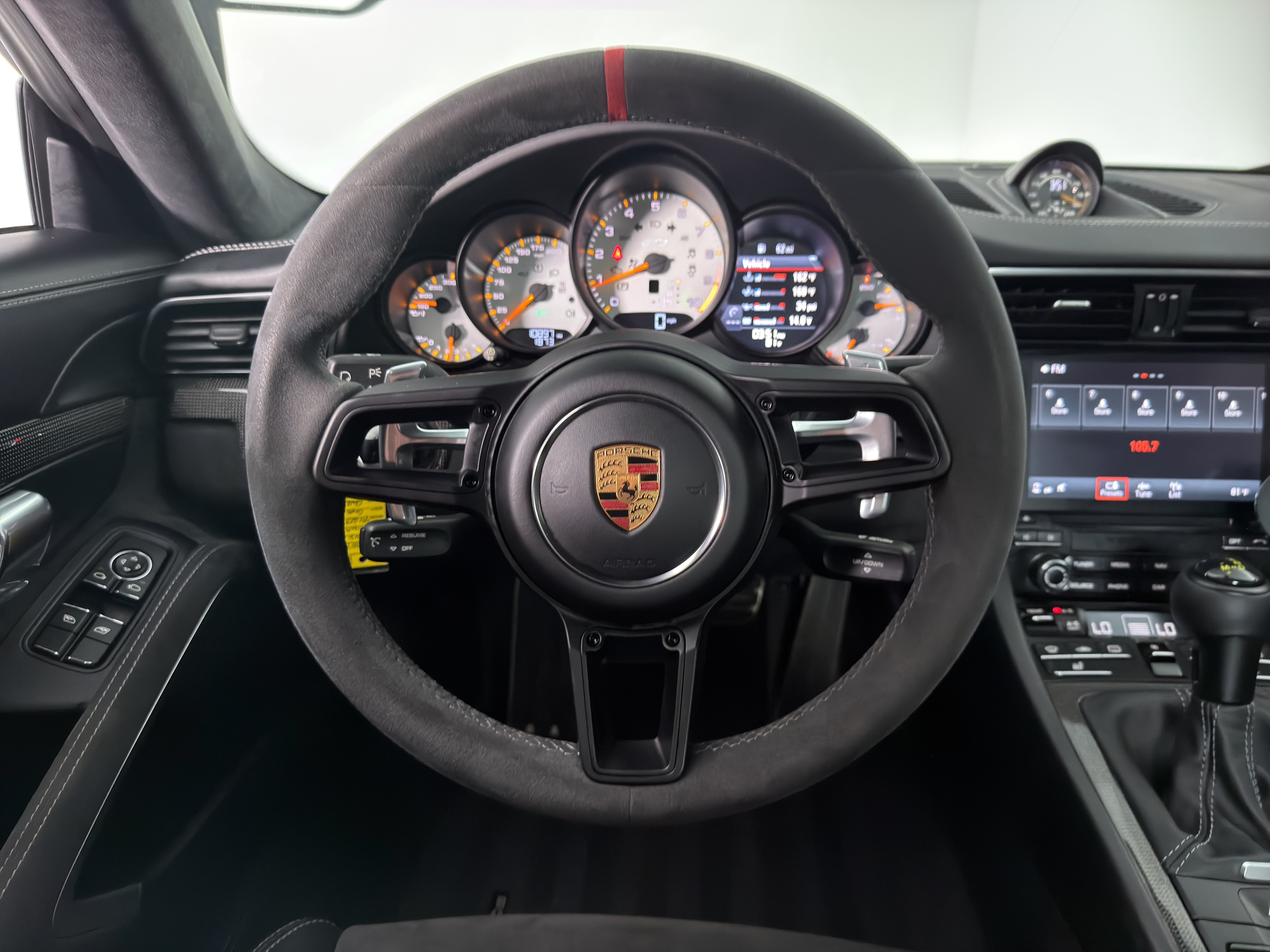Used 2018 Porsche 911 GT3 RWD image 19