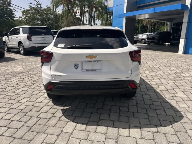 Used 2025 Chevrolet Trax LS FWD image 36