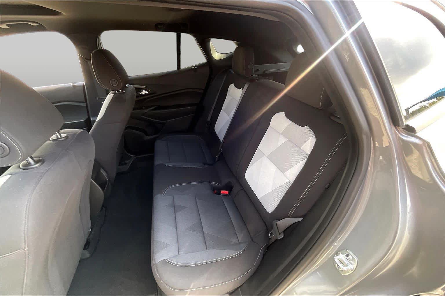 Used 2026 Chevrolet Trax RS w/ Sunroof Package FWD image 21