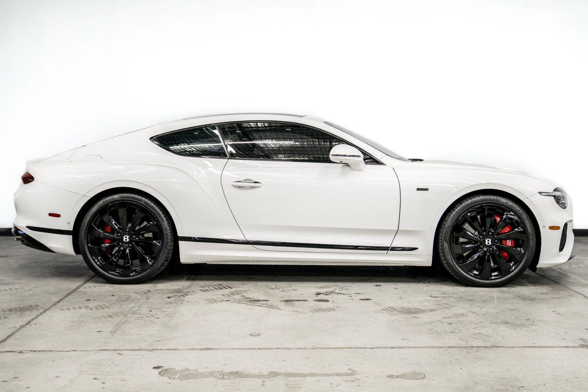 Used 2025 Bentley Continental GT AWD/4WD image 34