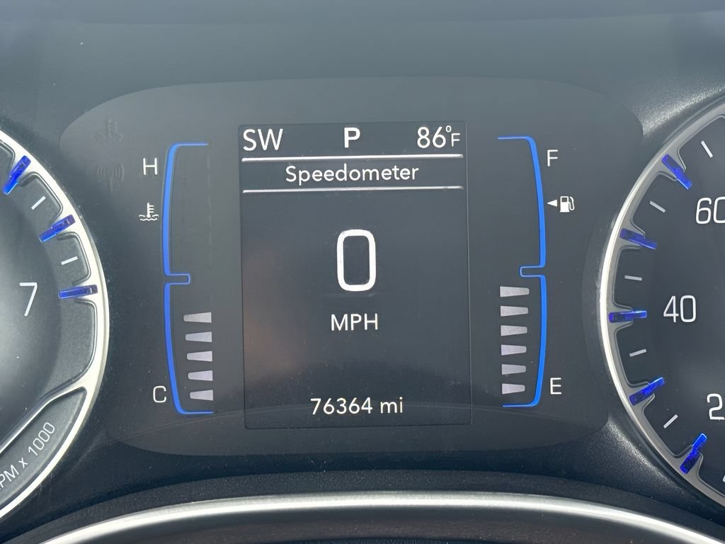 Used 2022 Chrysler Voyager LX FWD image 13