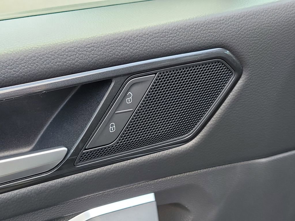 Used 2024 Volkswagen Tiguan Wolfsburg Edition image 19