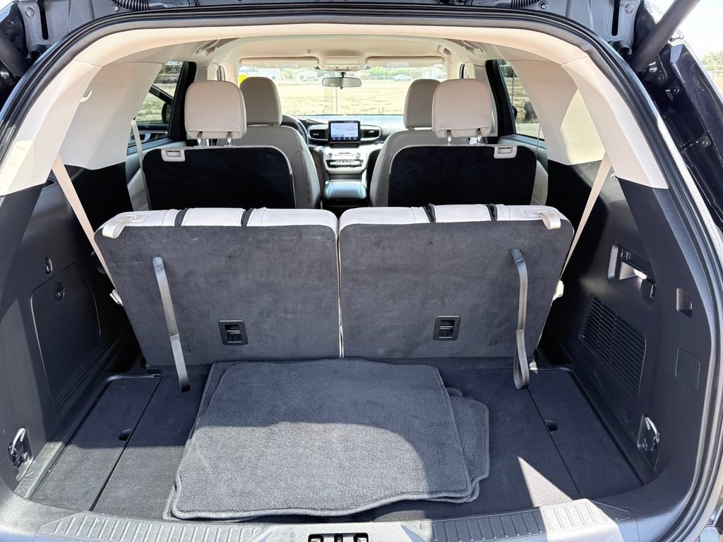 Used 2023 Ford Explorer XLT w/ Equipment Group 202A AWD/4WD image 27