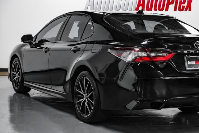 Used 2022 Toyota Camry SE FWD image 12