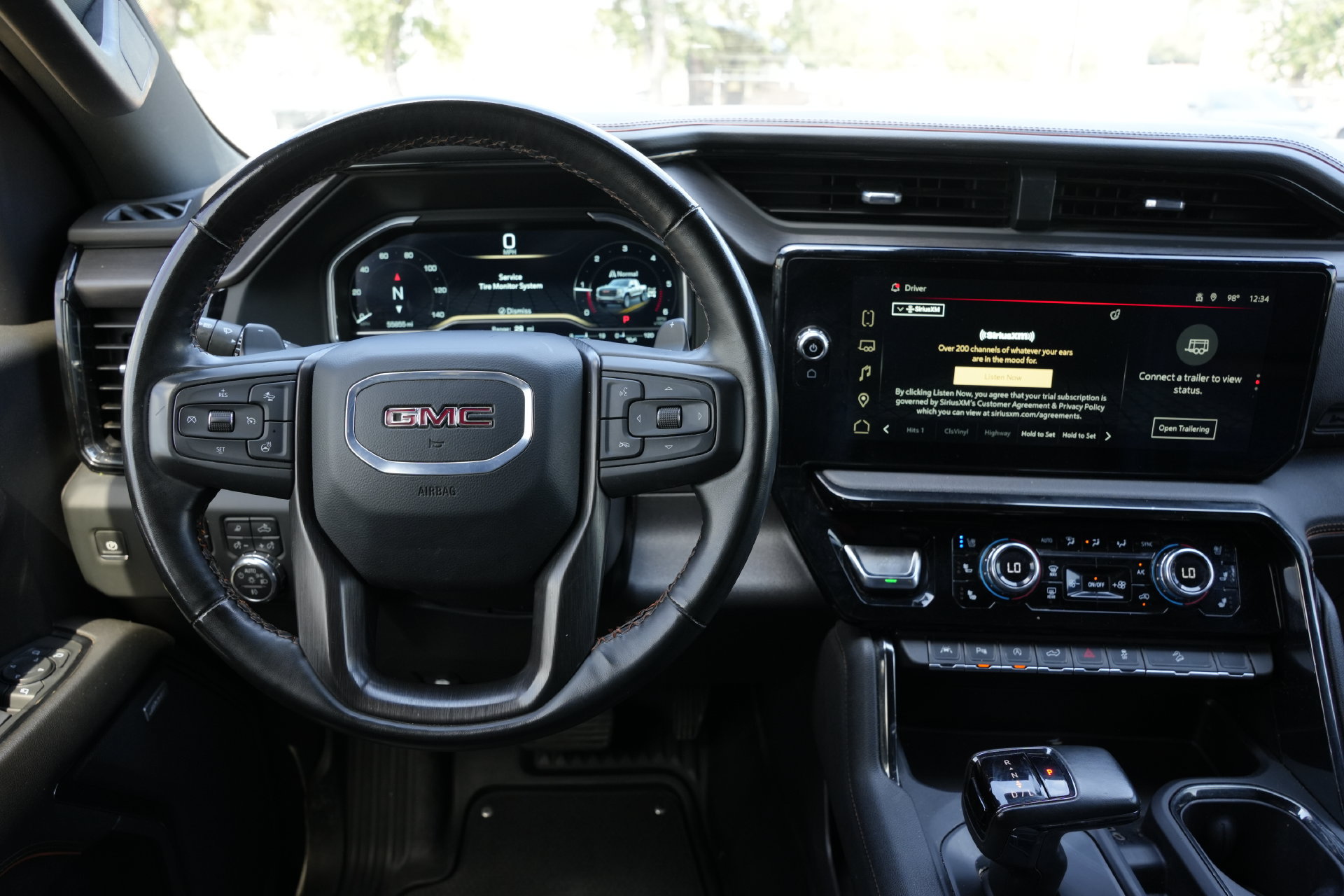 Used 2024 GMC Sierra 1500 AT4 w/ Technology Package AWD/4WD image 9
