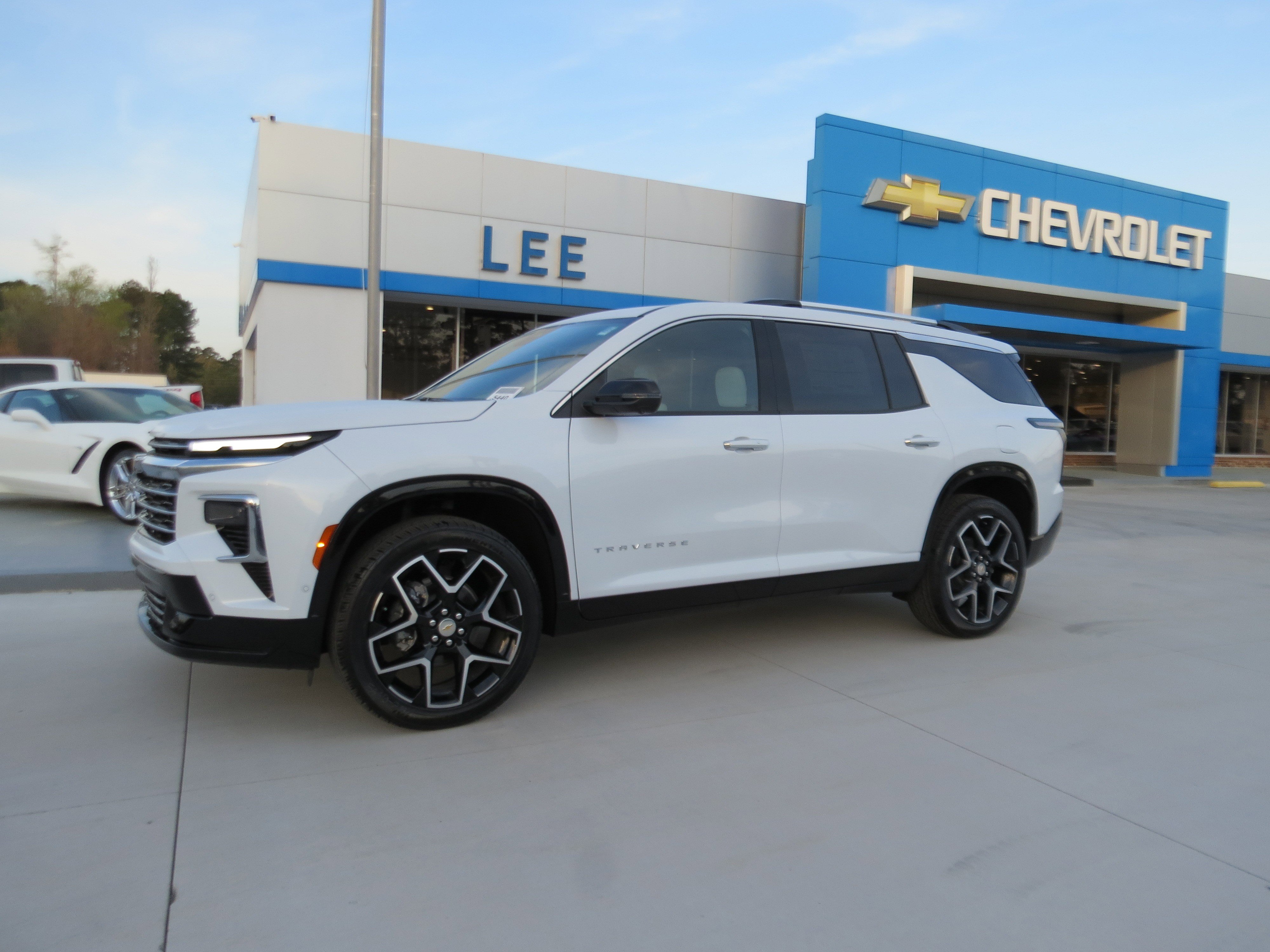 New 2026 Chevrolet Traverse High Country FWD image 1