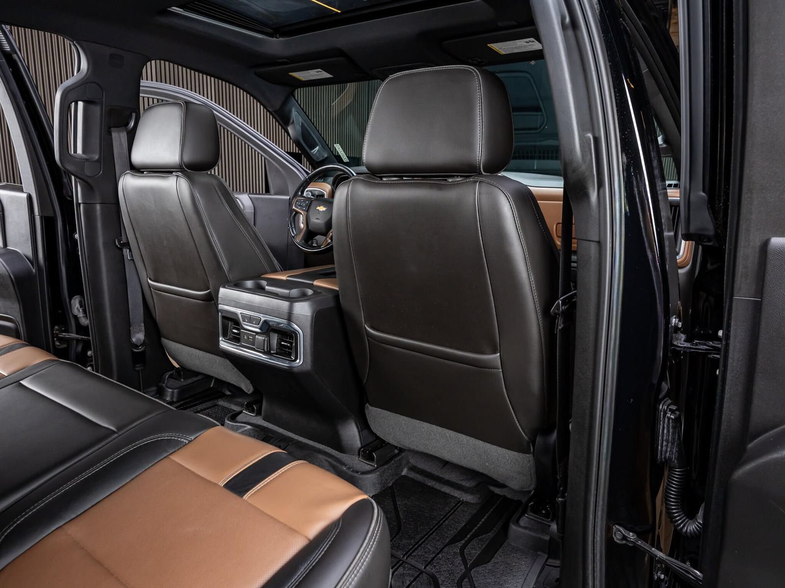 Used 2019 Chevrolet Silverado 1500 High Country AWD/4WD image 28
