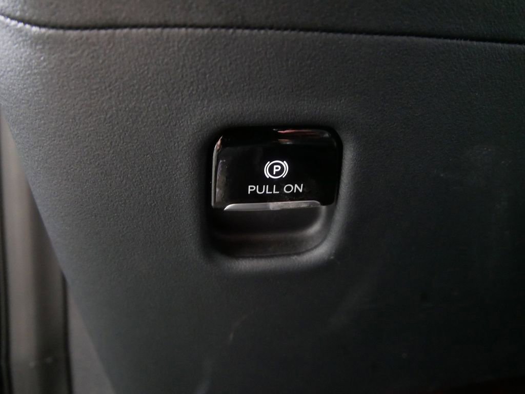 Used 2025 Lincoln Navigator Reserve image 21