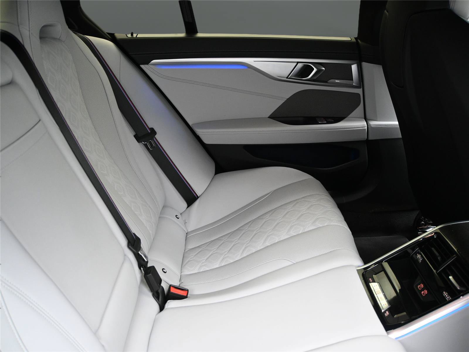 Used 2025 BMW M8 Competition AWD/4WD image 34