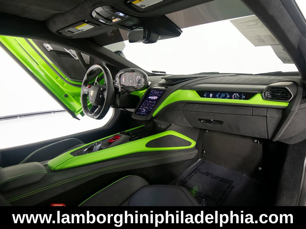 Used 2024 Lamborghini Revuelto AWD/4WD image 29