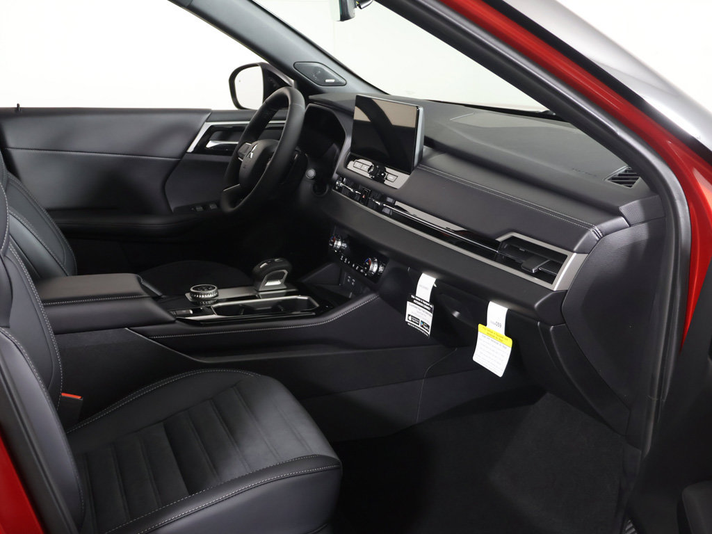 New 2026 Mitsubishi Outlander LE FWD image 25