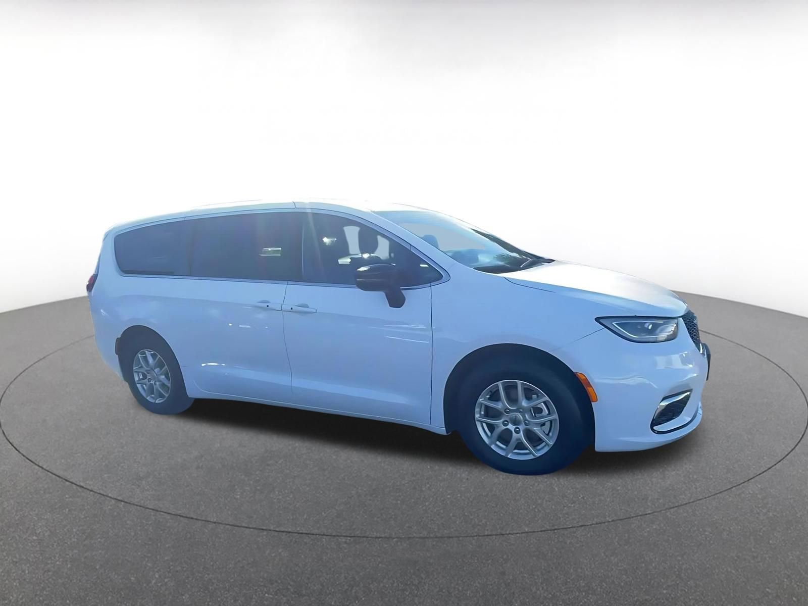 Used 2025 Chrysler Pacifica Select video 2