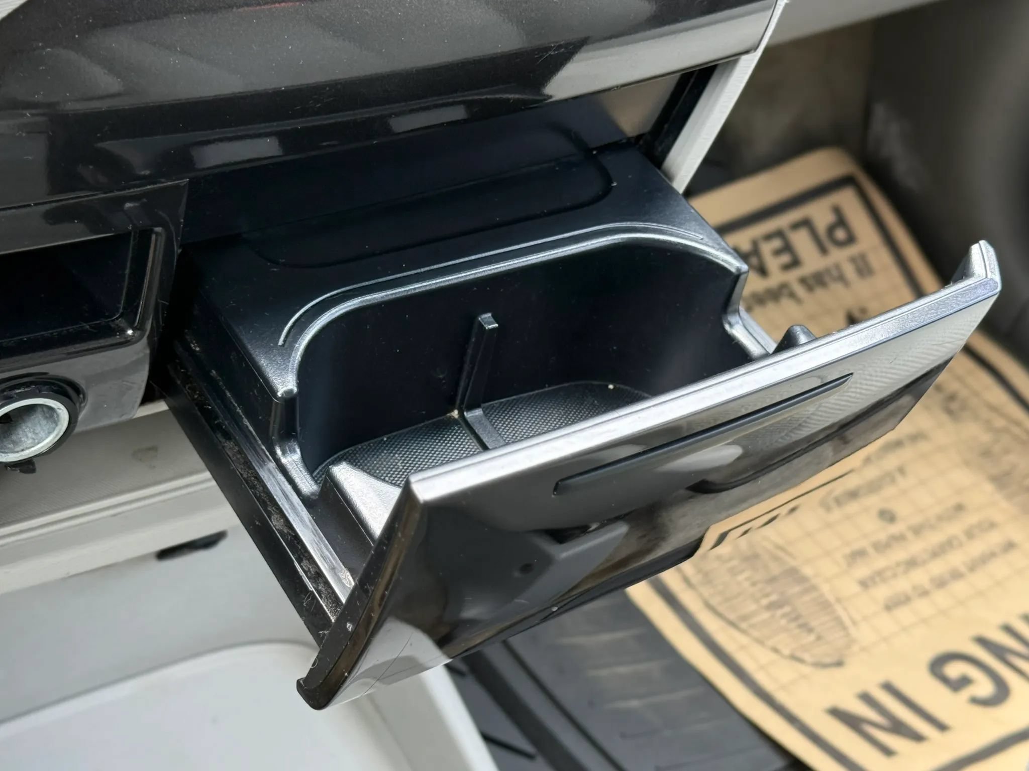 Used 2013 Toyota Sienna L FWD image 16
