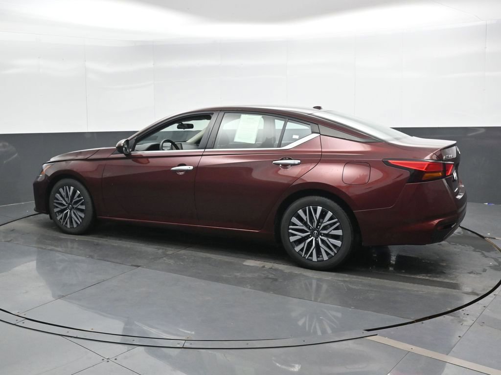 Used 2023 Nissan Altima 2.5 SV image 9
