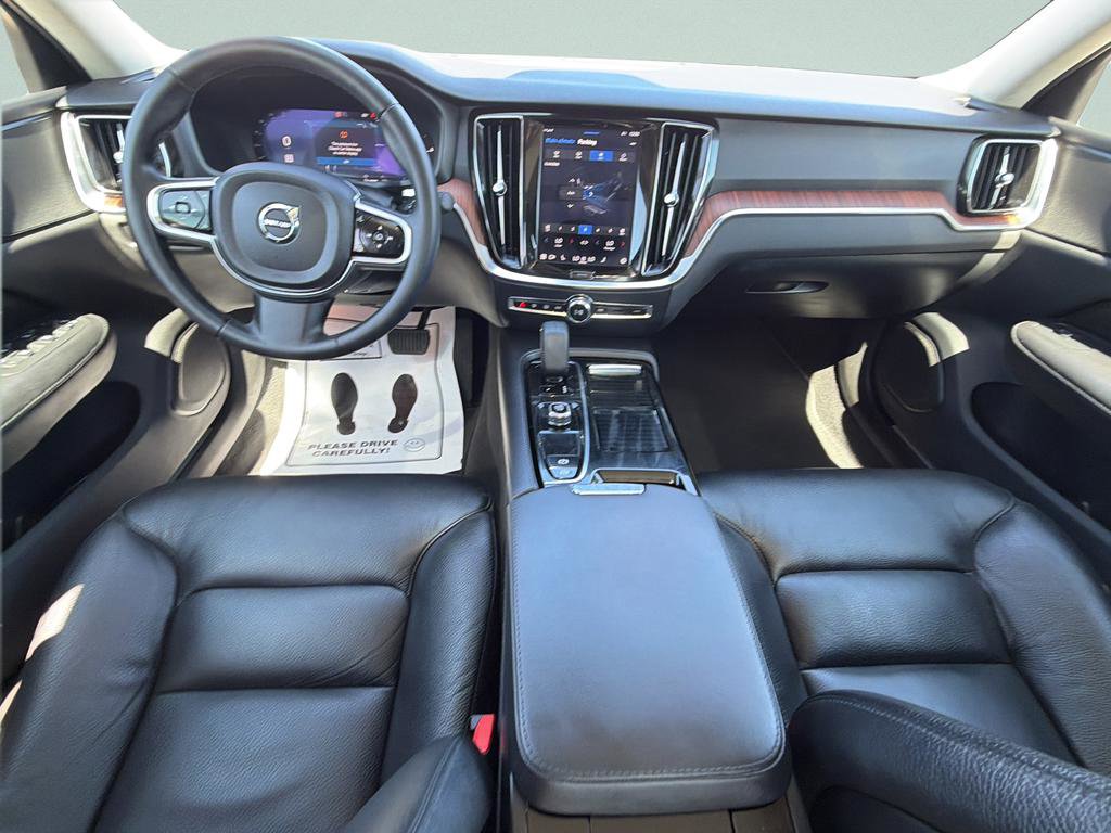 Used 2023 Volvo S60 T8 Plus image 17