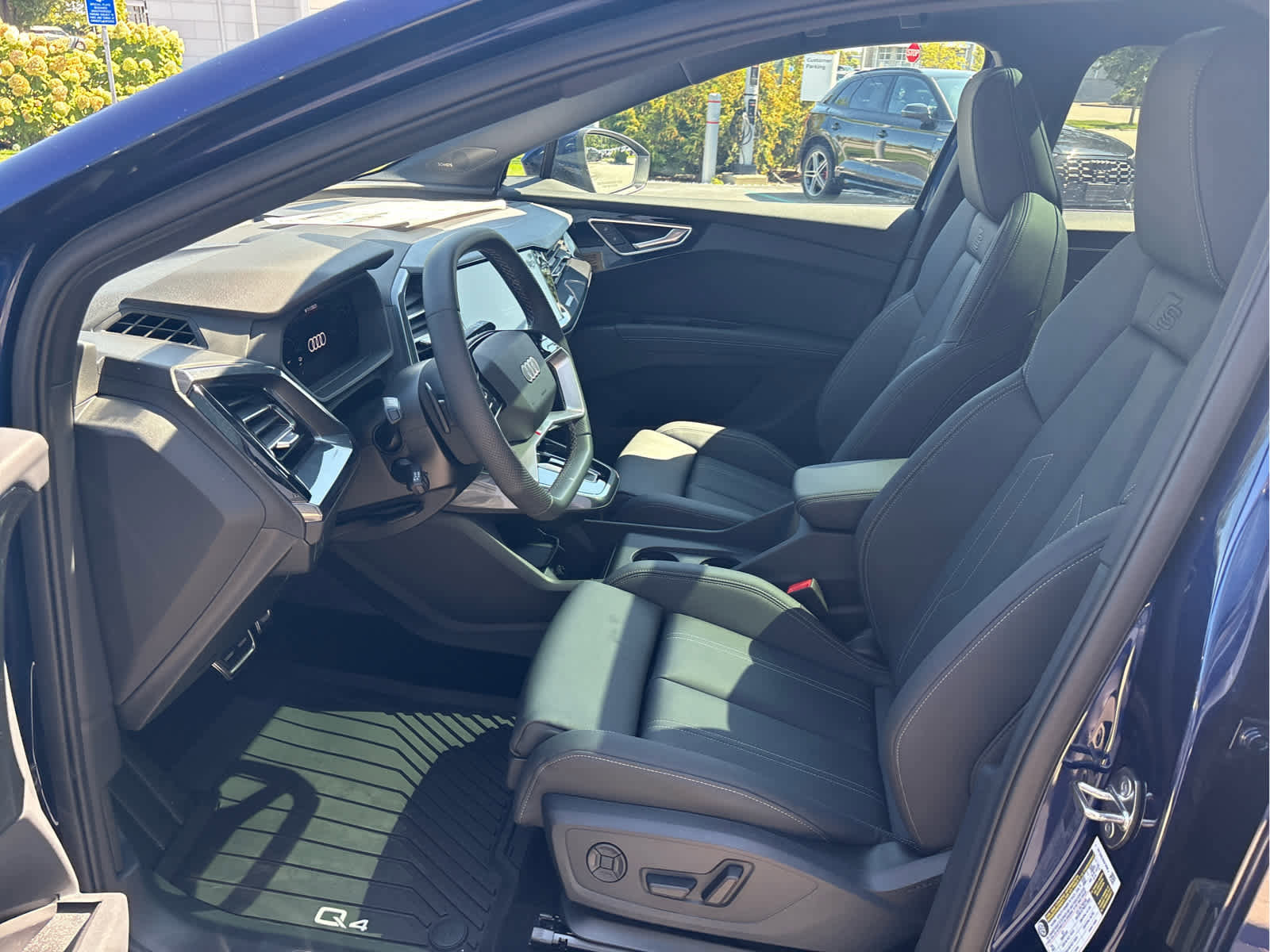 New 2025 Audi Q4 e-tron Premium Plus image 11