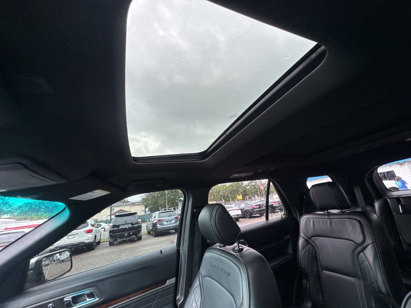 Used 2017 Ford Explorer Platinum AWD/4WD image 36