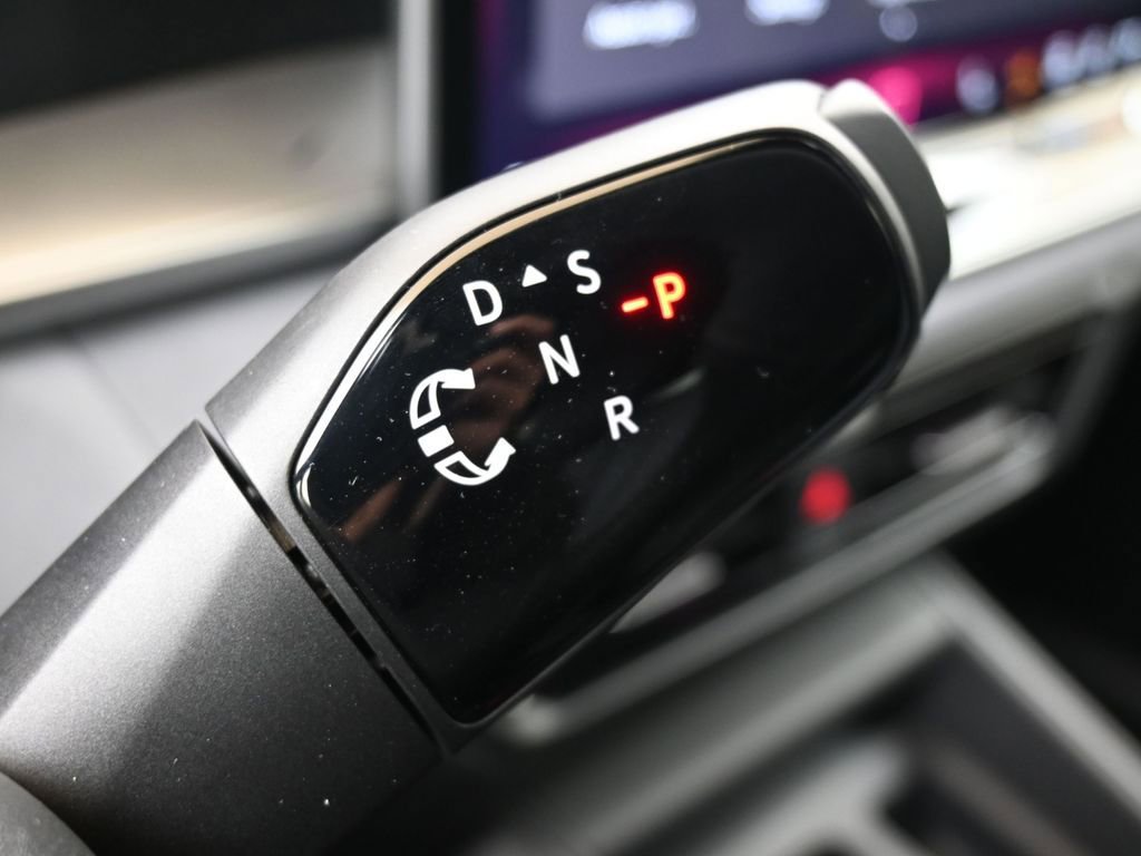 New 2026 Volkswagen Tiguan SE R-Line image 29