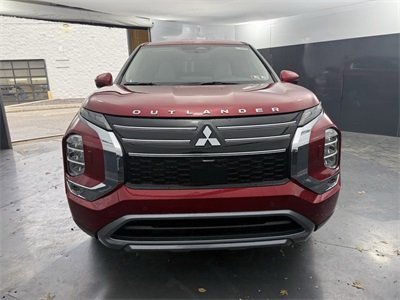 New 2025 Mitsubishi Outlander SE image 8
