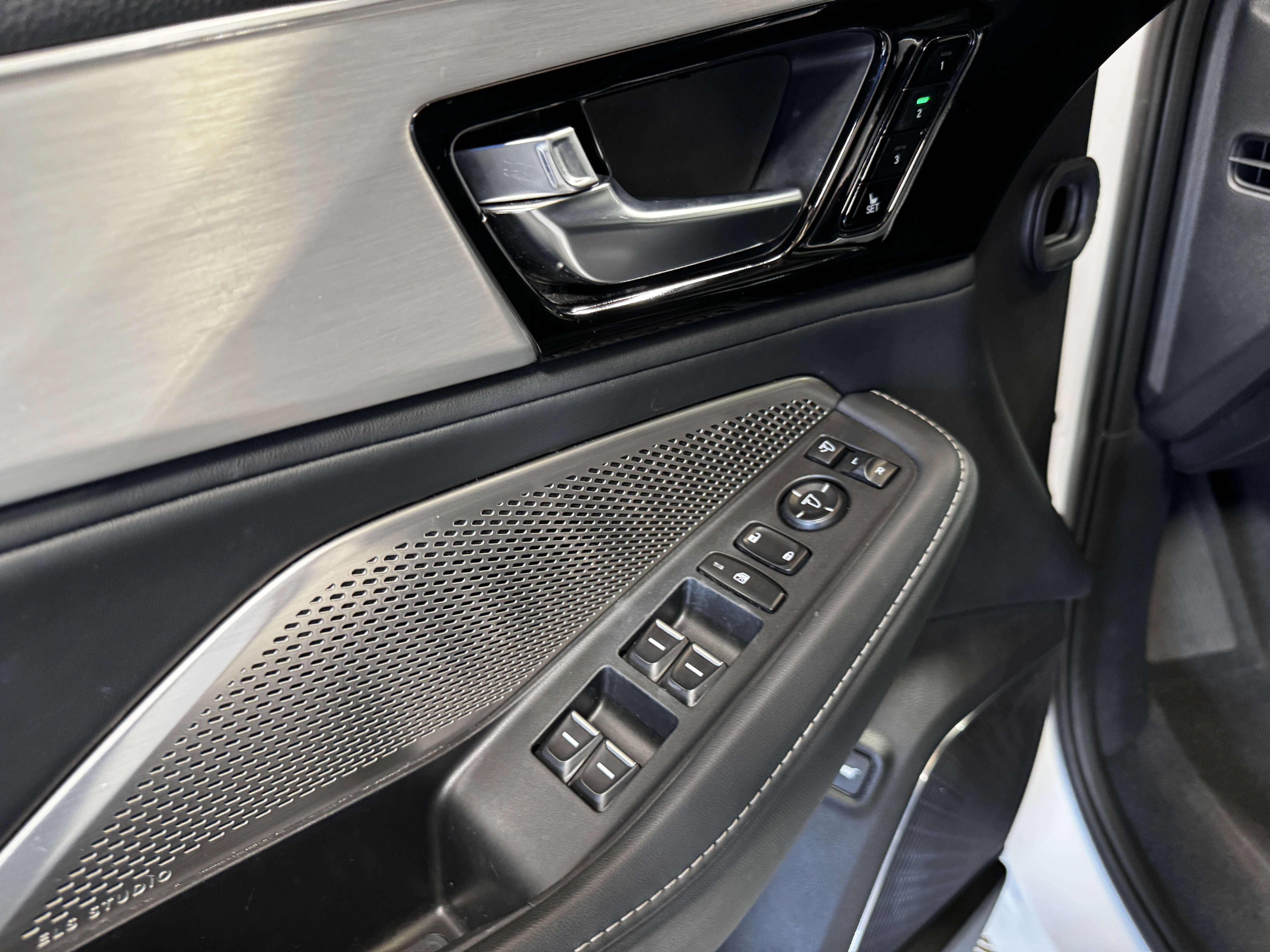 Certified 2023 Acura MDX FWD w/ Technology Package image 41