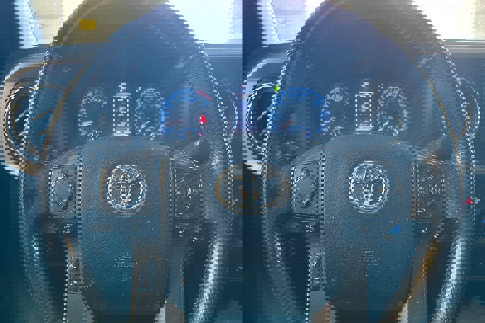 Used 2016 Toyota Tacoma TRD Off-Road w/ Premium & Technology Package image 25