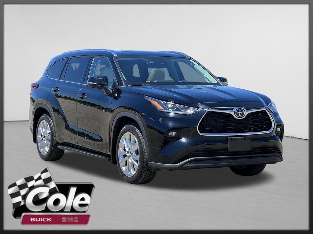 Used 2022 Toyota Highlander Limited AWD/4WD image 1