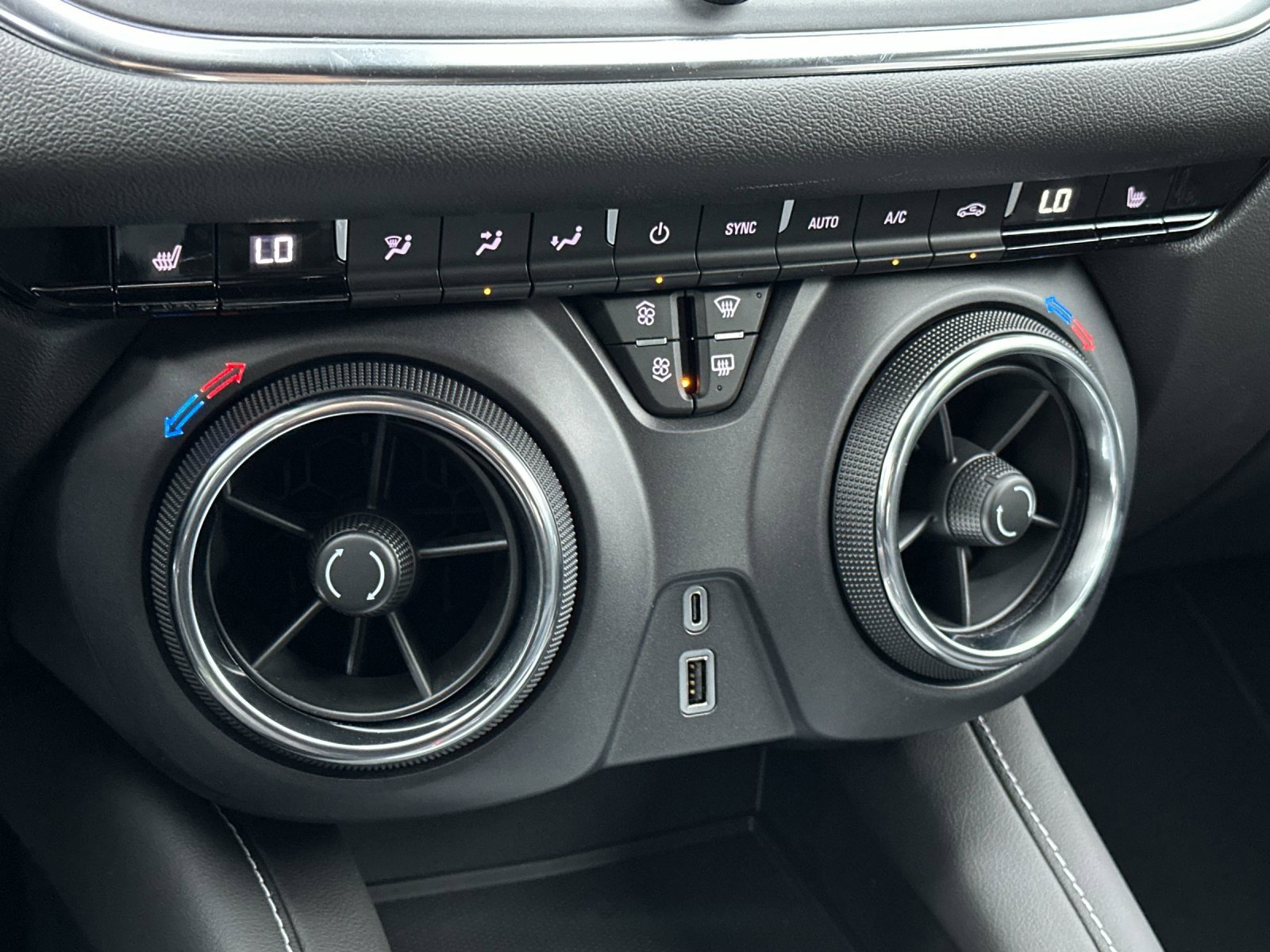 New 2025 Chevrolet Blazer LT w/ Midnight/Sport Edition image 23