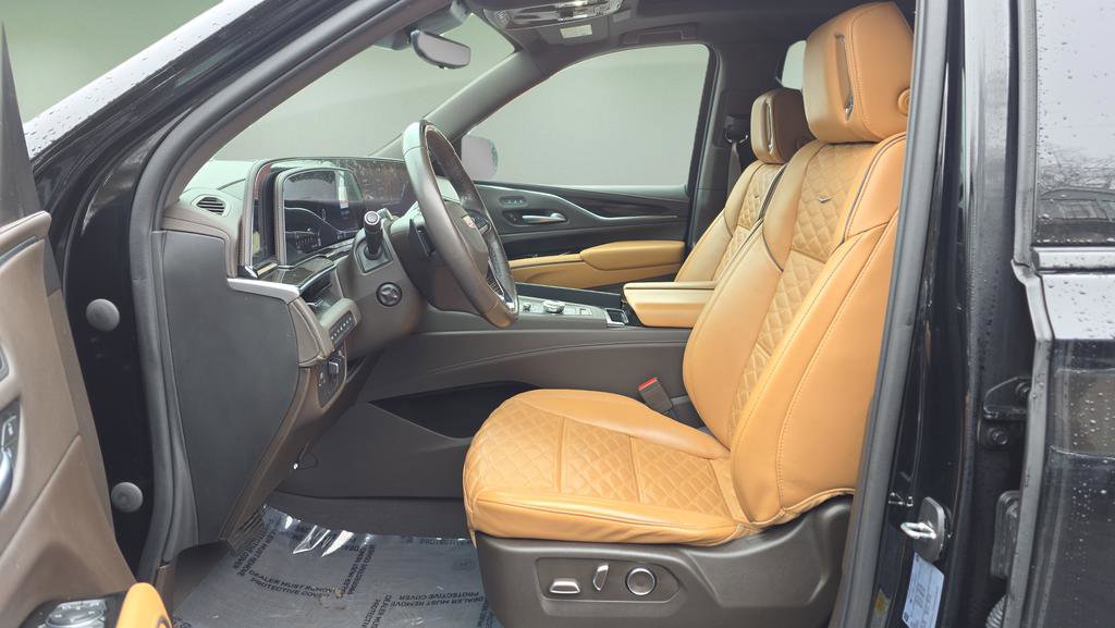 Used 2023 Cadillac Escalade Sport w/ Touring Package image 11