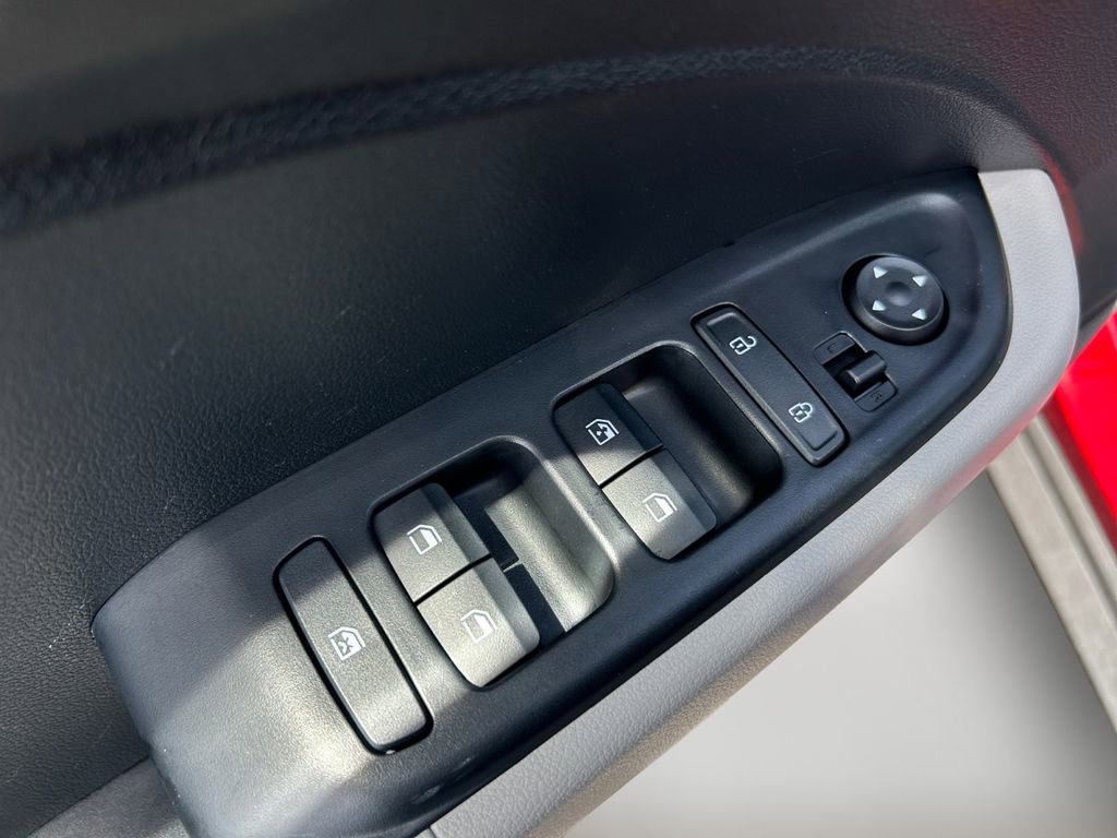 Used 2025 Hyundai Venue SEL FWD image 22