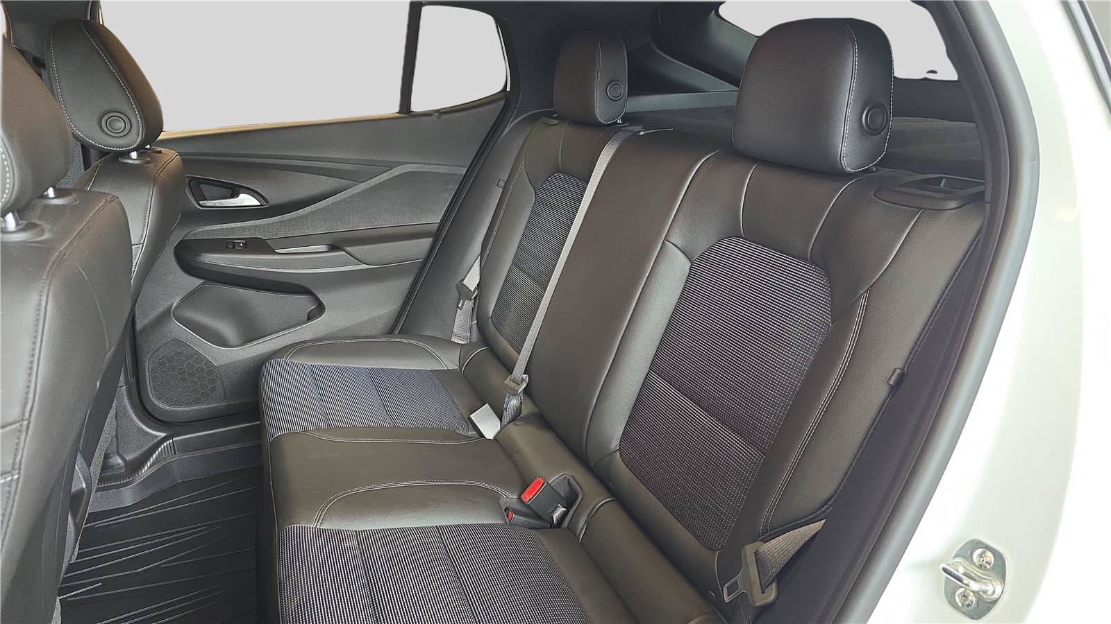 Used 2025 Buick Envista Preferred w/ Convenience I Package FWD image 18