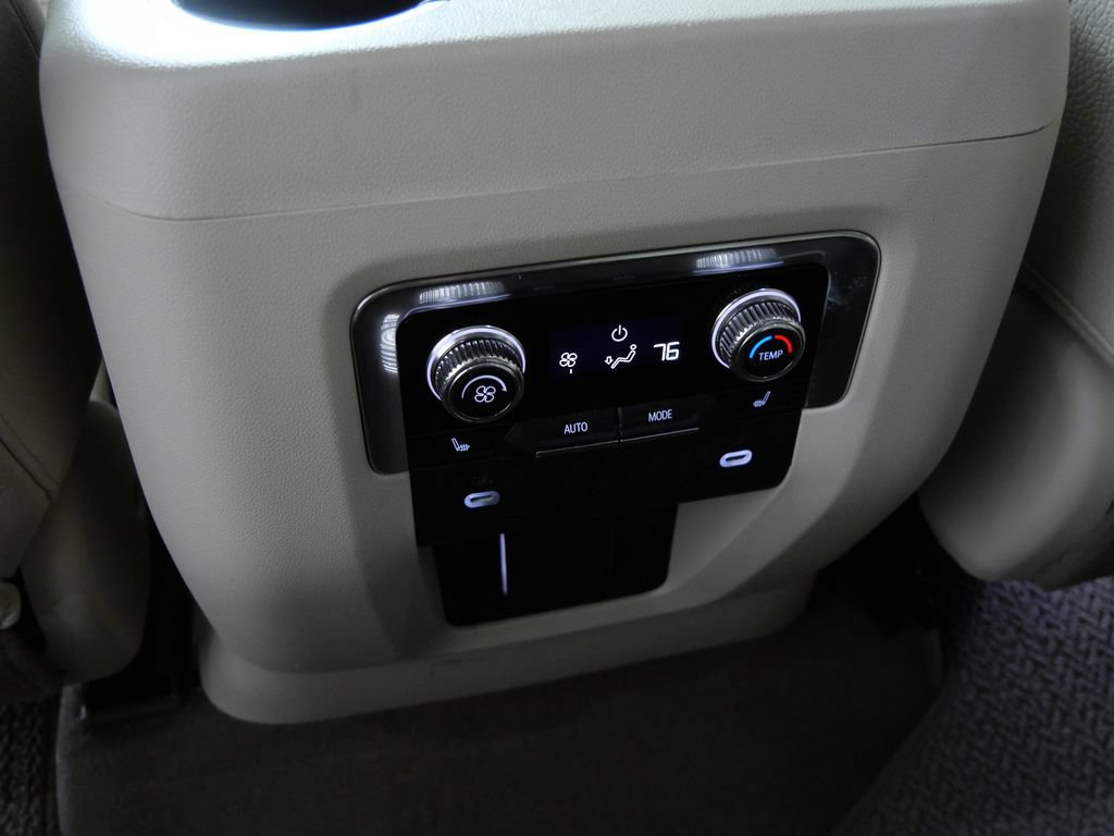 Used 2022 GMC Yukon XL Denali AWD/4WD image 21