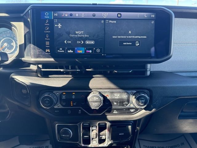 Used 2024 Jeep Gladiator Sport image 19