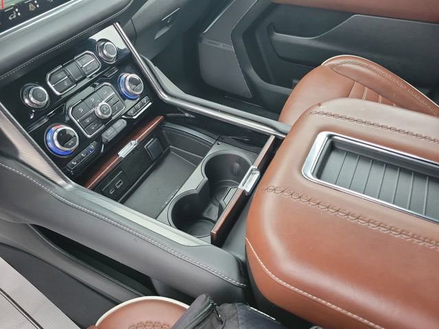 Used 2023 GMC Yukon XL Denali Ultimate AWD/4WD image 30