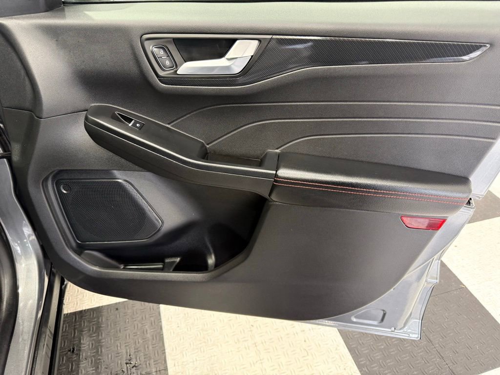 Certified 2025 Ford Escape ST-Line image 22