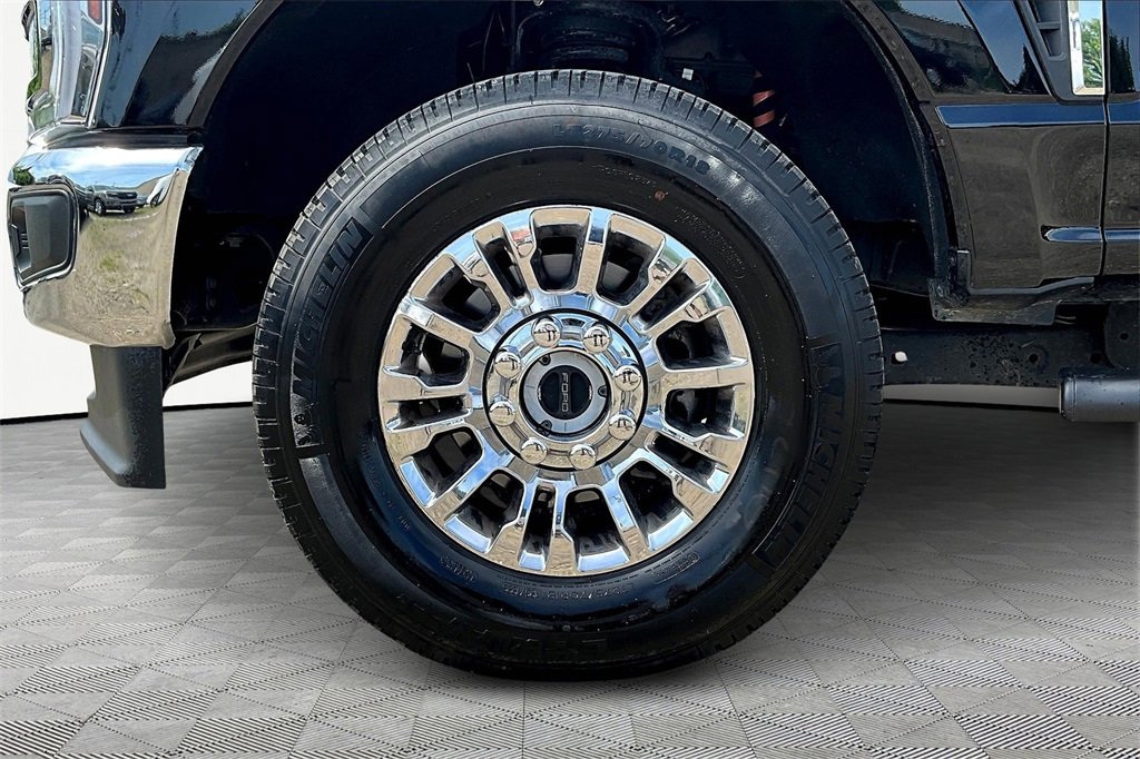 Certified 2025 Ford F250 Lariat image 9