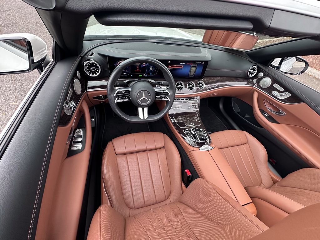 Used 2023 Mercedes-Benz E 450 Cabriolet image 2