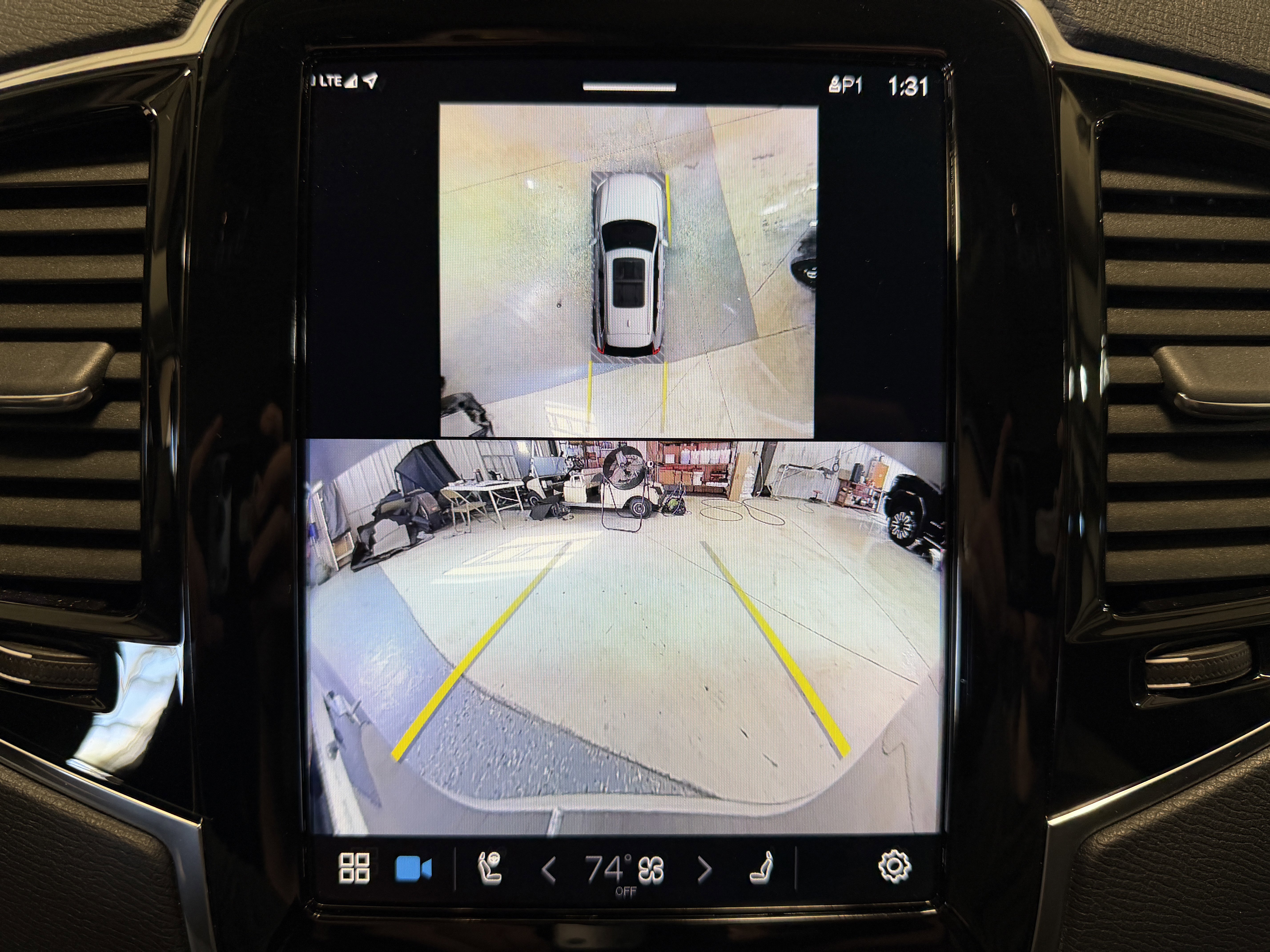 Used 2024 Volvo XC90 T8 Plus w/ Protection Package image 13