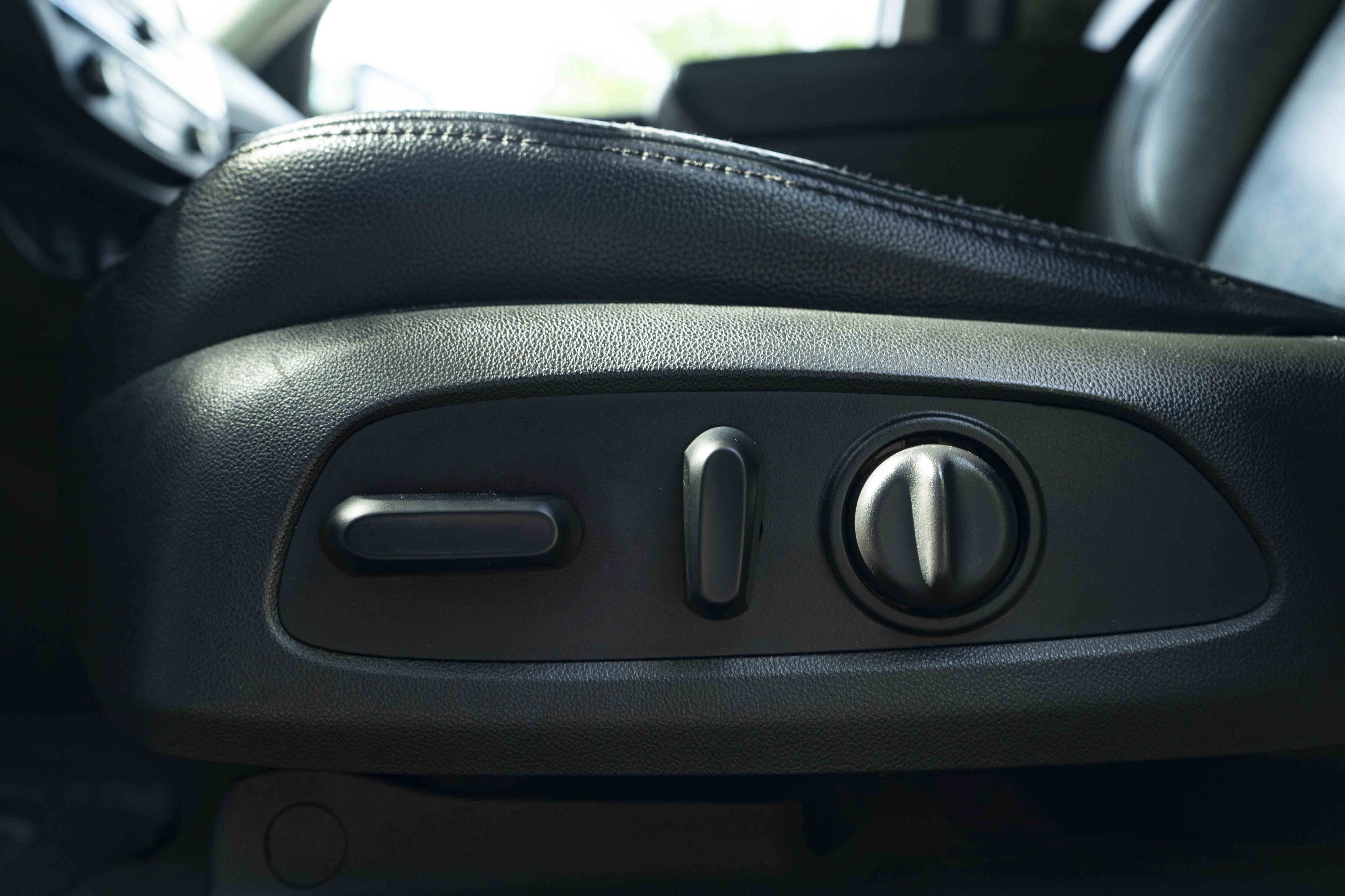 Used 2019 Chevrolet Traverse LT FWD image 39
