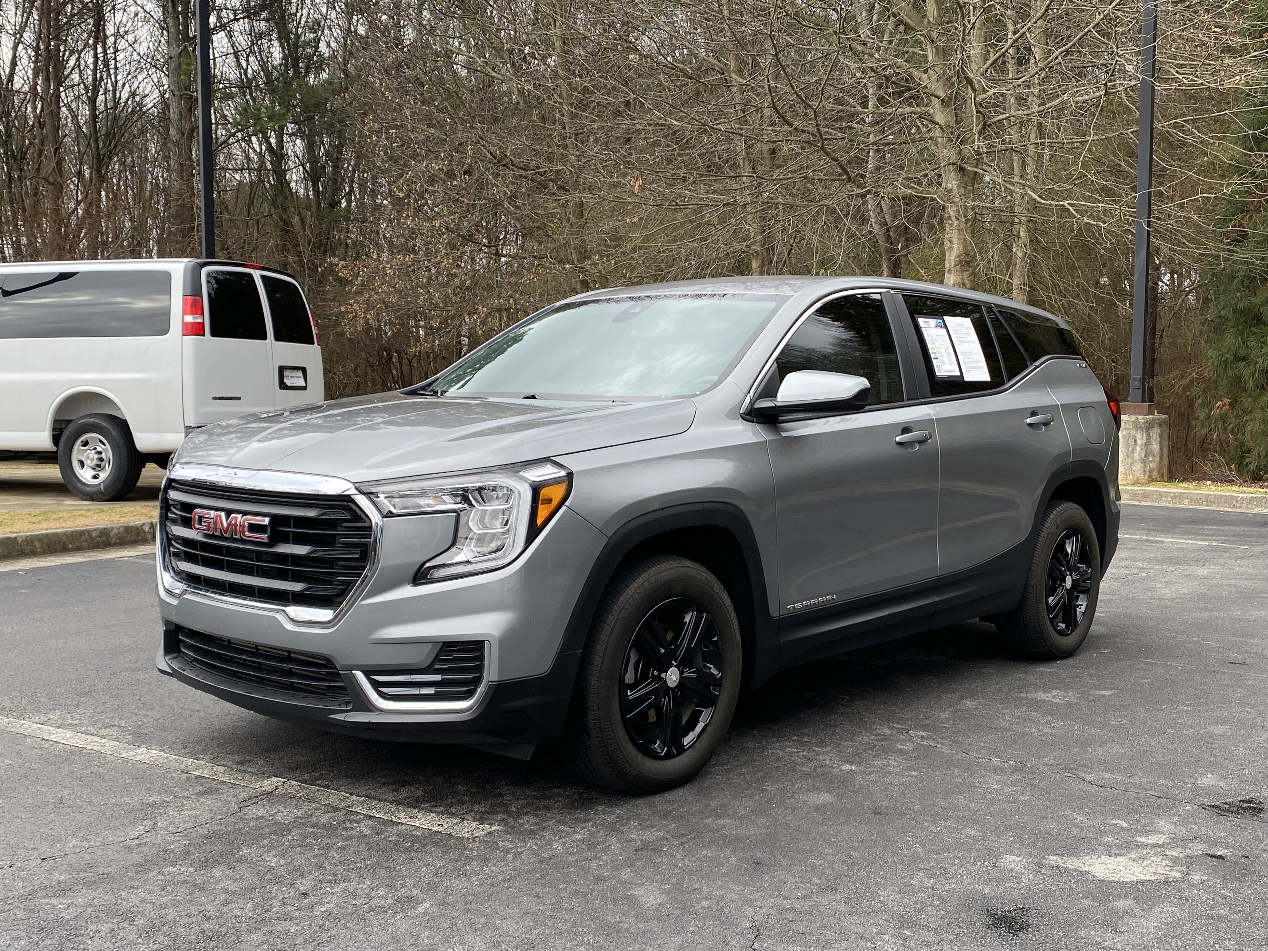 Used 2024 GMC Terrain SLE image 5