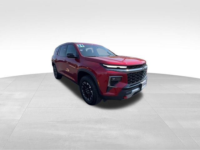 Used 2024 Chevrolet Traverse Z71 AWD/4WD image 2