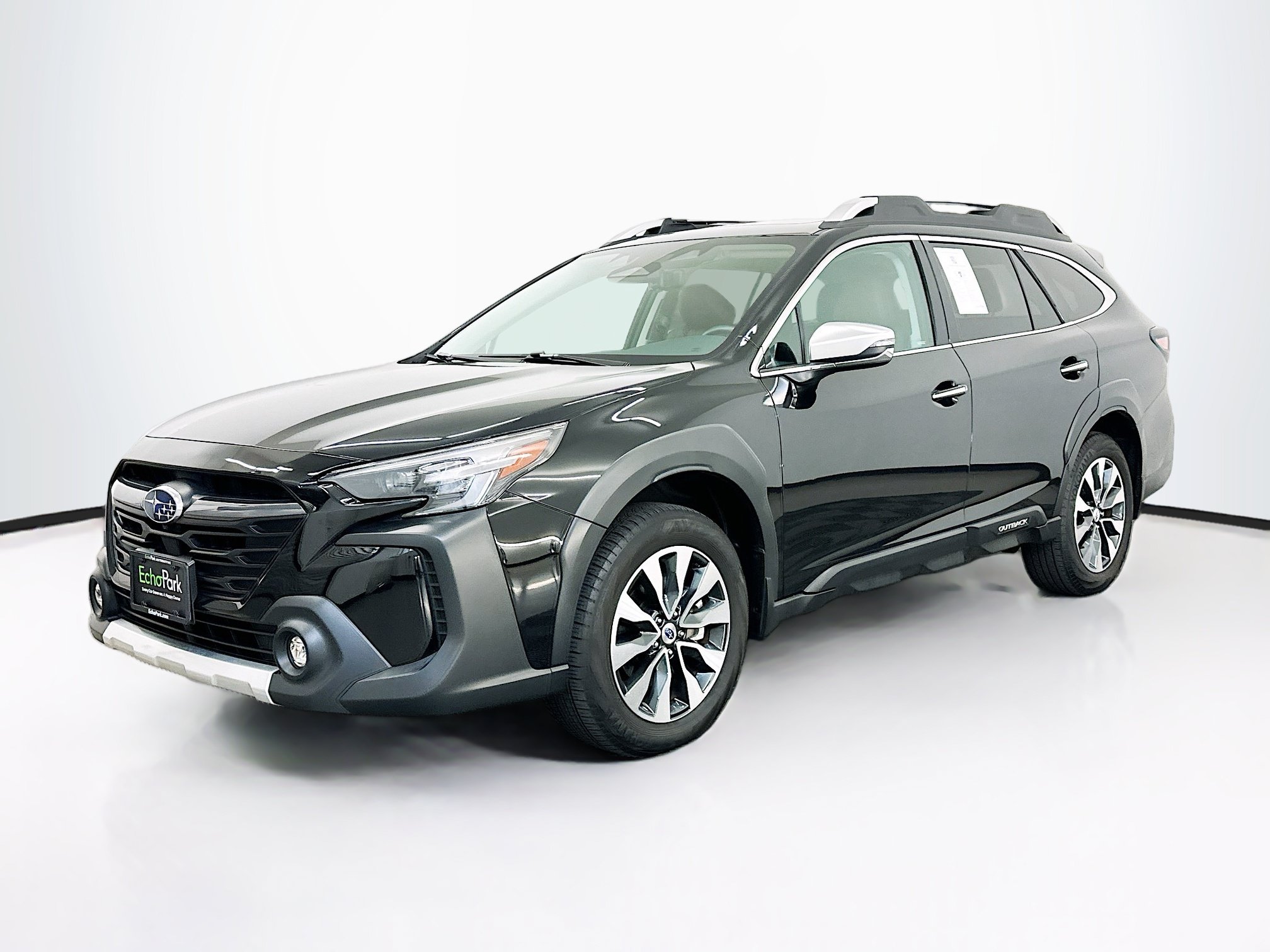 Used 2023 Subaru Outback Touring XT AWD/4WD image 3