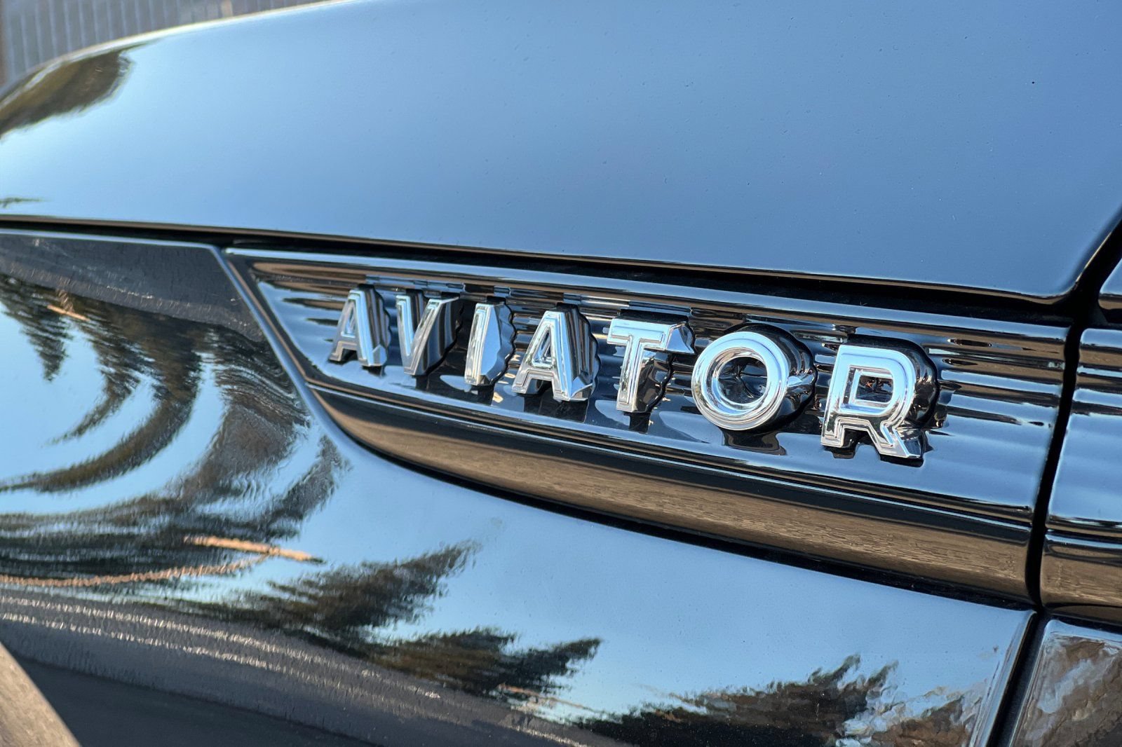 New 2026 Lincoln Aviator AWD w/ Jet Appearance Package image 24