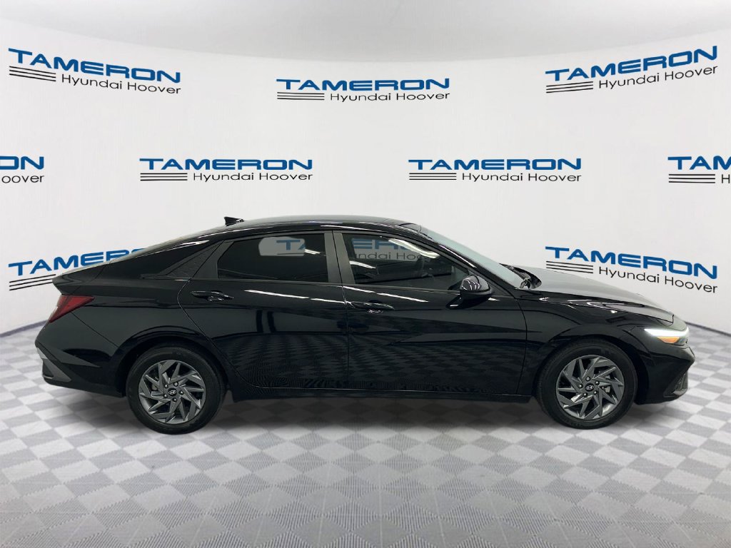 Used 2024 Hyundai Elantra SEL FWD image 6