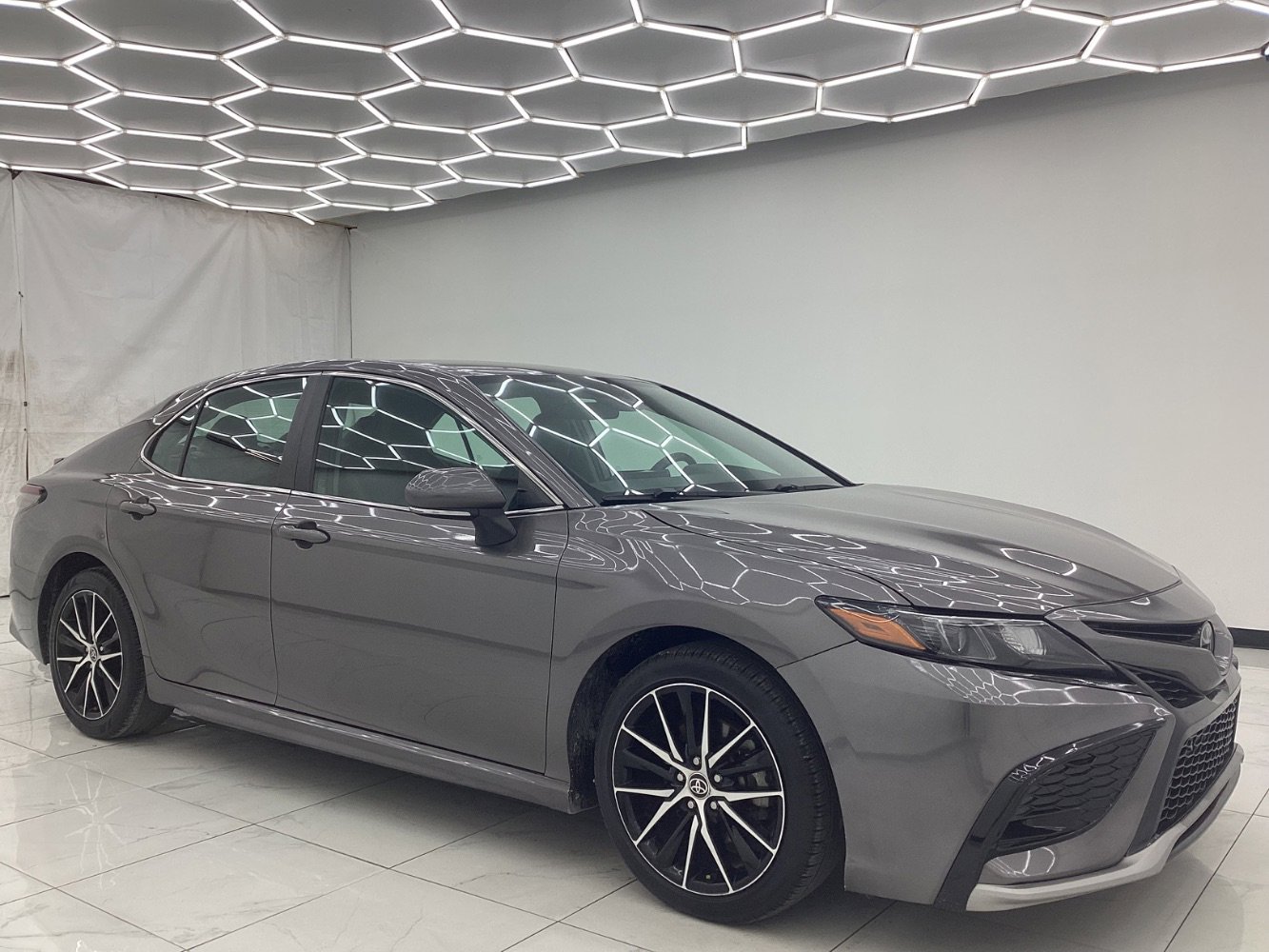 Used 2022 Toyota Camry SE image 7