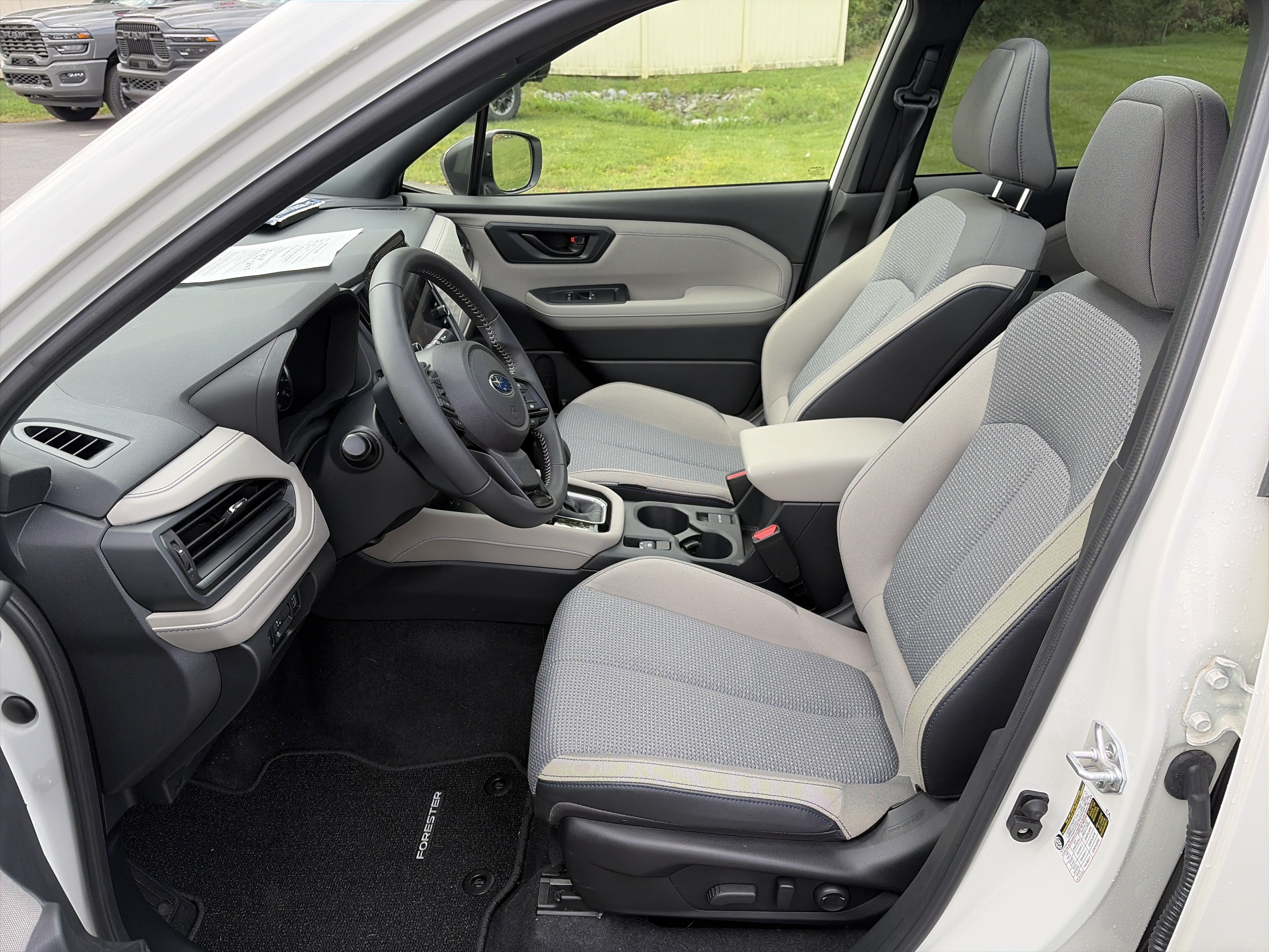 Used 2025 Subaru Forester Premium w/ Convenience Package #1 AWD/4WD image 16