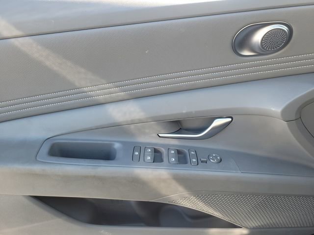 Used 2025 Hyundai Elantra Sport image 29